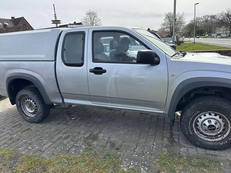 Gebraucht Isuzu D-Max 136 PS (100 kW) 2009 Silber Pickup