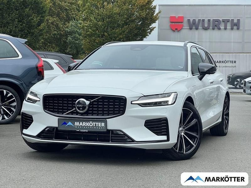 Weiss Gebraucht 2024 Volvo V60 Plus Kombi | 48.990 € (Teuer) - Bild 1/4
