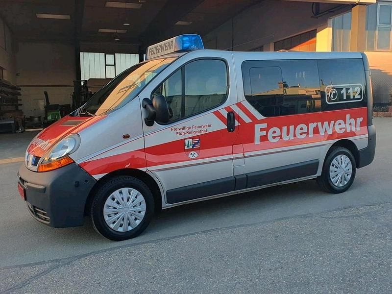 Gebraucht 2005 Renault Trafic Van / Kleinbus | 15.800 € (Etwas zu teuer) - Bild 1/4