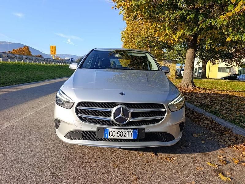 Gebraucht Mercedes B200 150 PS (110 kW) 2020 Silber Van / Kleinbus