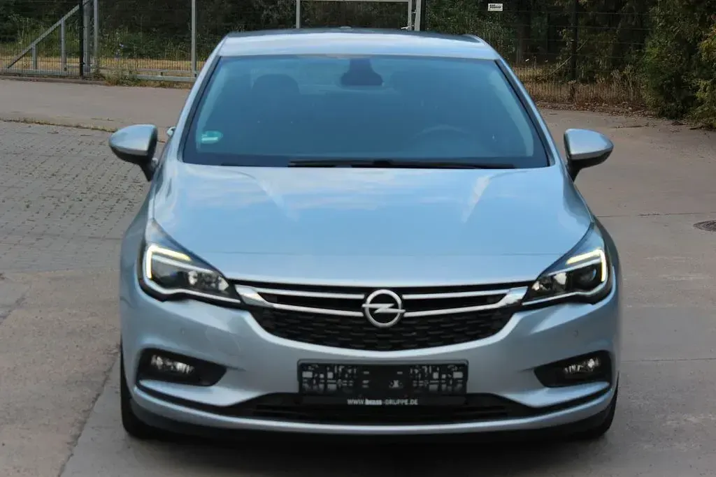 Gebraucht Opel Astra Active 105 PS (77 kW) 2016 Silber Limousine