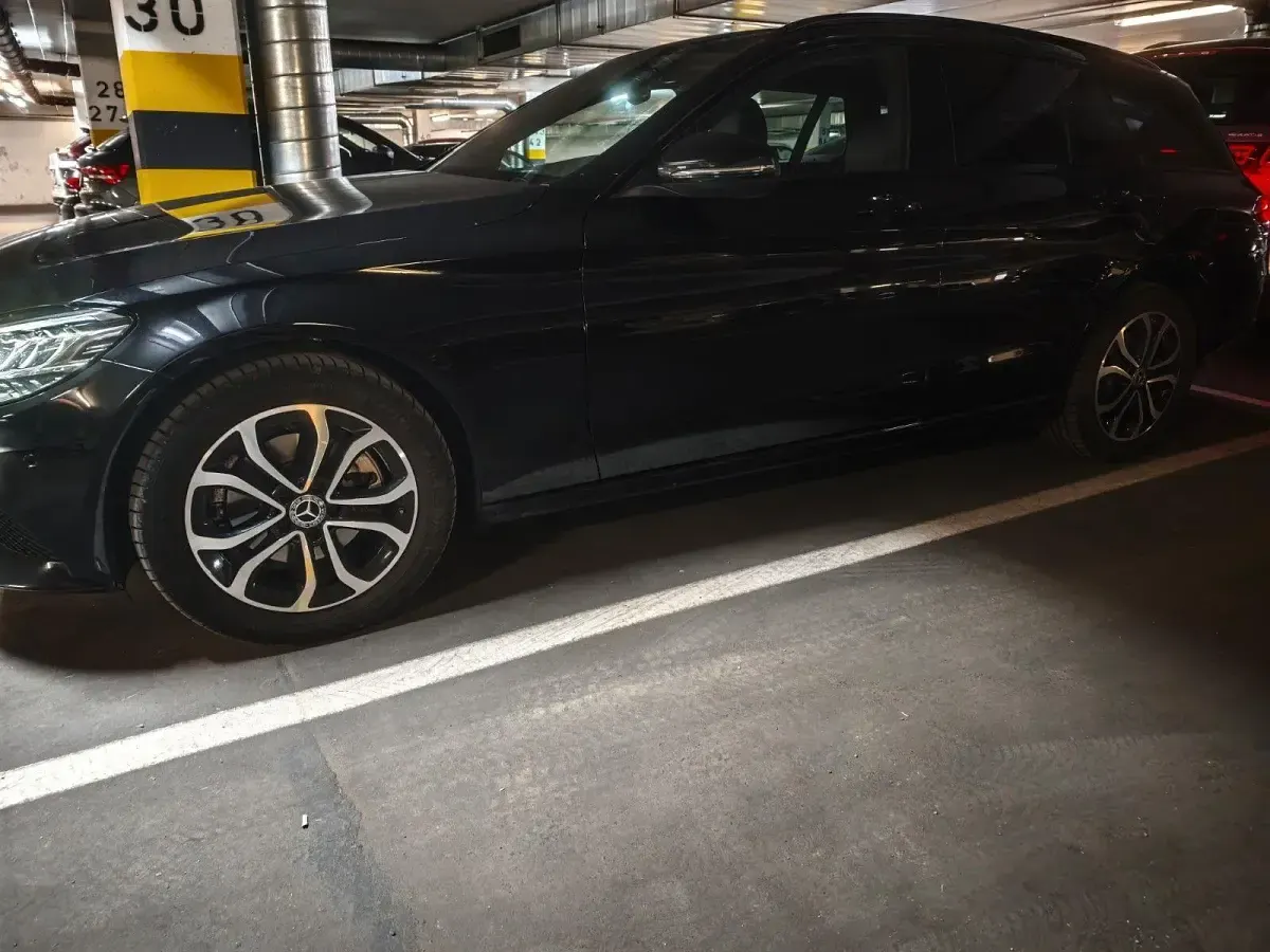 Gebraucht Mercedes C200 Night 184 PS (135 kW) 2020 Schwarz Limousine