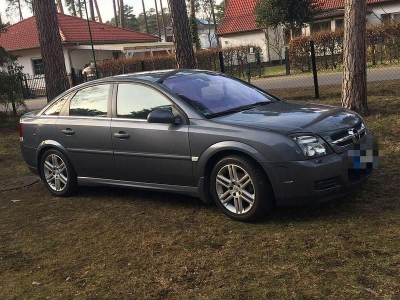 Grau Gebraucht 2003 Opel Vectra GTS Limousine | 2.499 € (Fairer Preis) - Bild 1/4