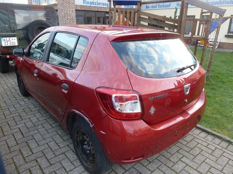 Gebraucht Dacia Sandero 73 PS (53 kW) 2016 Rot Kleinwagen