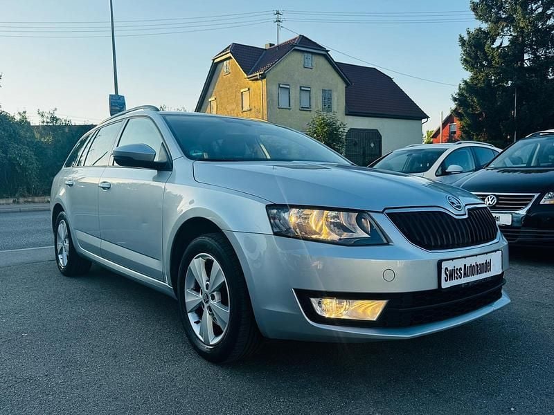 Silber Gebraucht 2015 Skoda Octavia Elegance Kombi | 6.500 € (Superpreis) - Bild 1/4