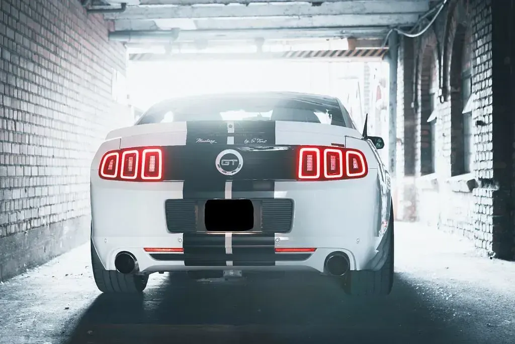 Gebraucht Ford Mustang 446 PS (328 kW) 2012 Weiß Limousine