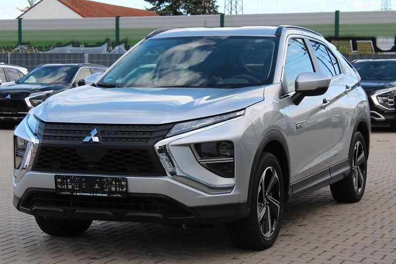 Sterling silver Gebraucht 2022 Mitsubishi Eclipse Cross Basis SUV | 18.490 € (Superpreis) - Bild 1/4