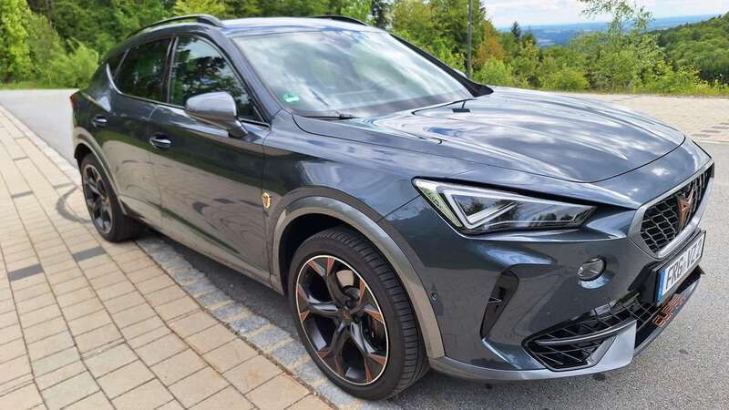 Grau Gebraucht 2024 Cupra Formentor VZ SUV | 37.000 € (Superpreis) - Bild 1/4