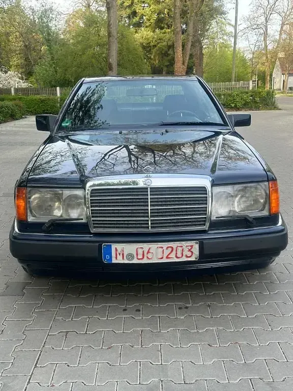 Second-hand Mercedes E300 179 CP (131 kW) 1992 Albastru Coupe