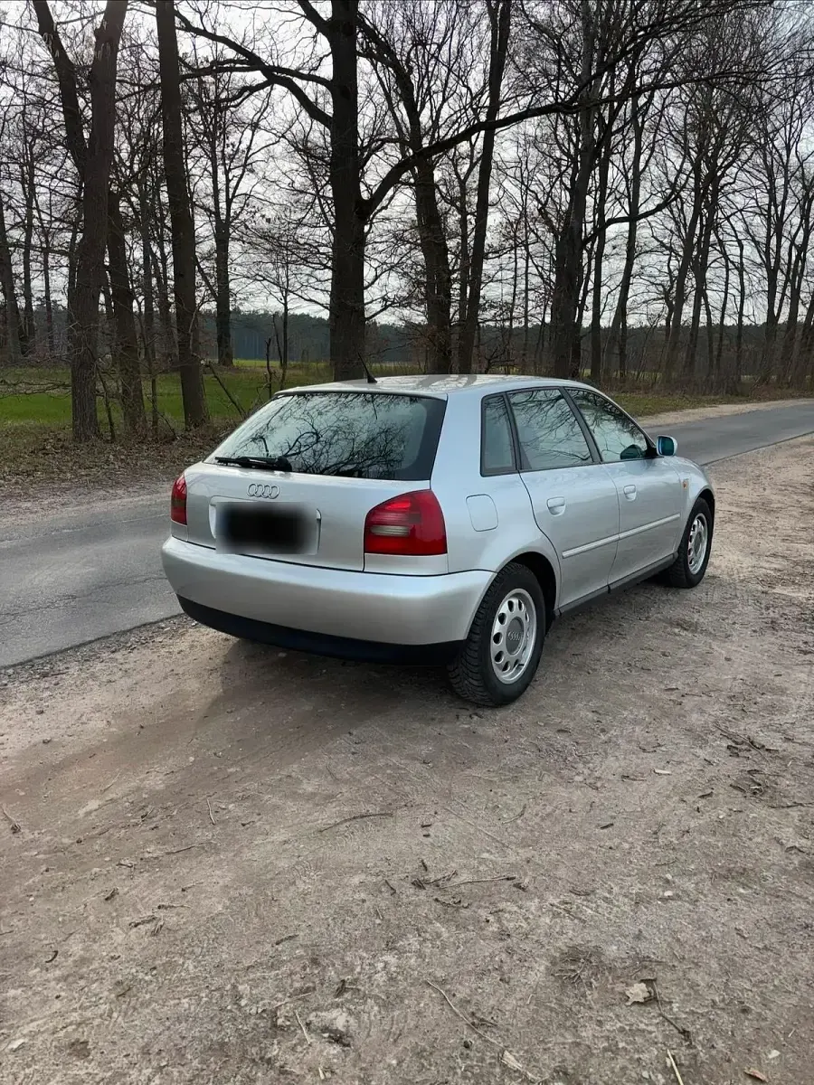 Second-hand Audi A3 101 CP (74 kW) 2000 Argintiu Hatchback