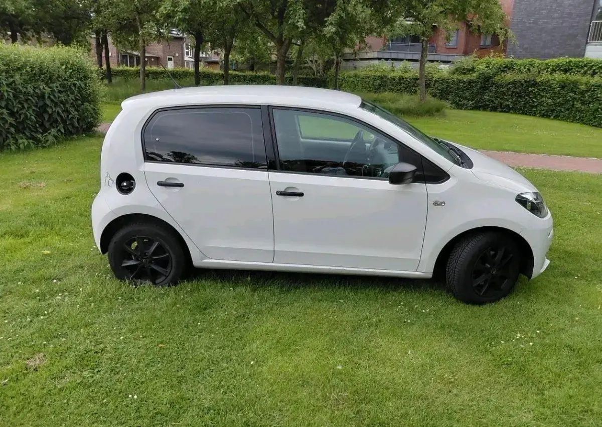 Gebraucht VW up! 60 PS (44 kW) 2015 Weiß Kleinwagen