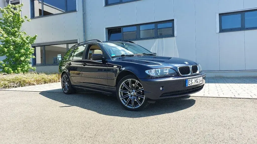 Używany BMW 320 Basis 150 KM (110 kW) 2004 Niebieski Kombi