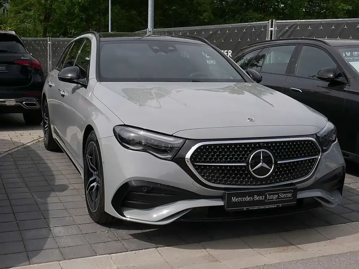 Gebraucht Mercedes E450 AMG 367 PS (269 kW) 2024 Manufaktur alpingrau uni Kombi