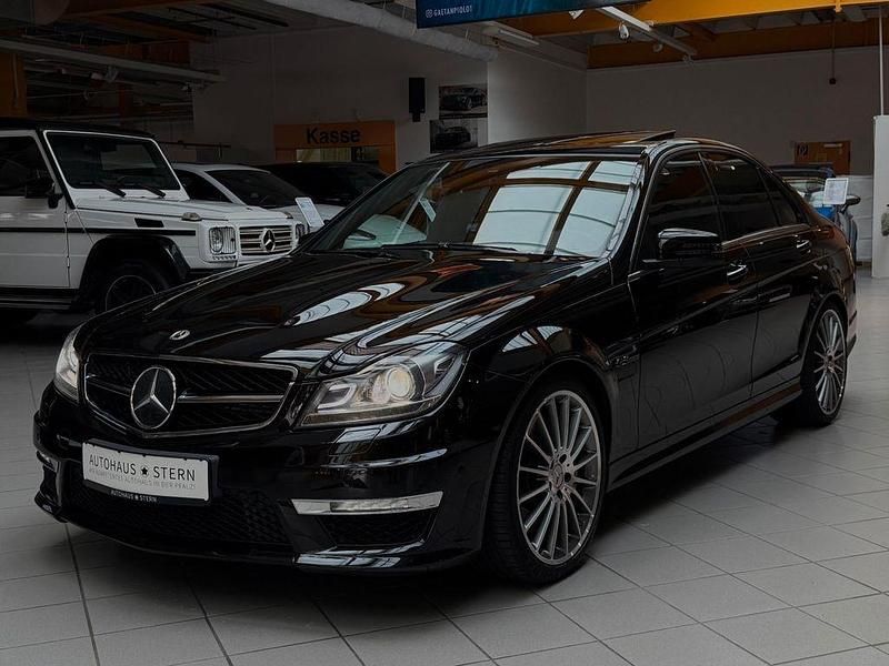 Schwarz/baltic black Gebraucht 2012 Mercedes C63 AMG AMG Limousine | 59.990 € (Teuer) - Bild 1/4