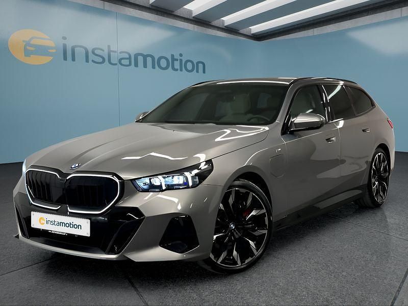 Gebraucht BMW 550e 489 PS (359 kW) 2025 Grau Kombi