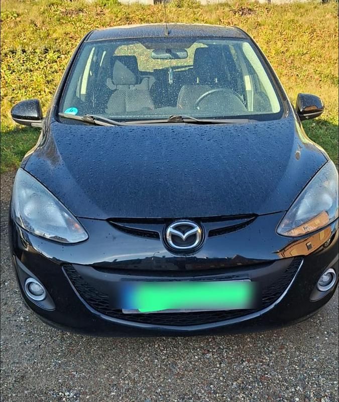 Schwarz Gebraucht 2011 Mazda 2 Kleinwagen | 2.900 € (Guter Preis) - Bild 1/4