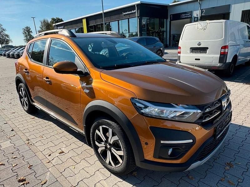Orange Gebraucht 2021 Dacia Sandero Comfort Kleinwagen | 13.490 € (Guter Preis) - Bild 1/4