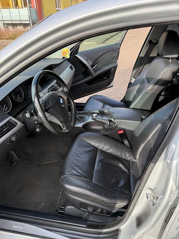 Gebraucht BMW 523 Advantage 177 PS (130 kW) 2005 Silber Limousine