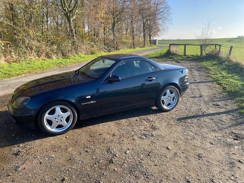 Schwarz Gebraucht 1999 Mercedes SLK230 Cabrio | 4.750 € (Fairer Preis) - Bild 1/4