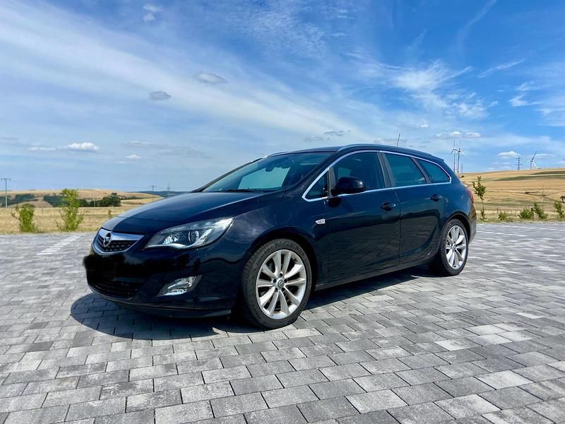 Schwarz Gebraucht 2011 Opel Astra Kombi | 3.000 € (Superpreis) - Bild 1/4