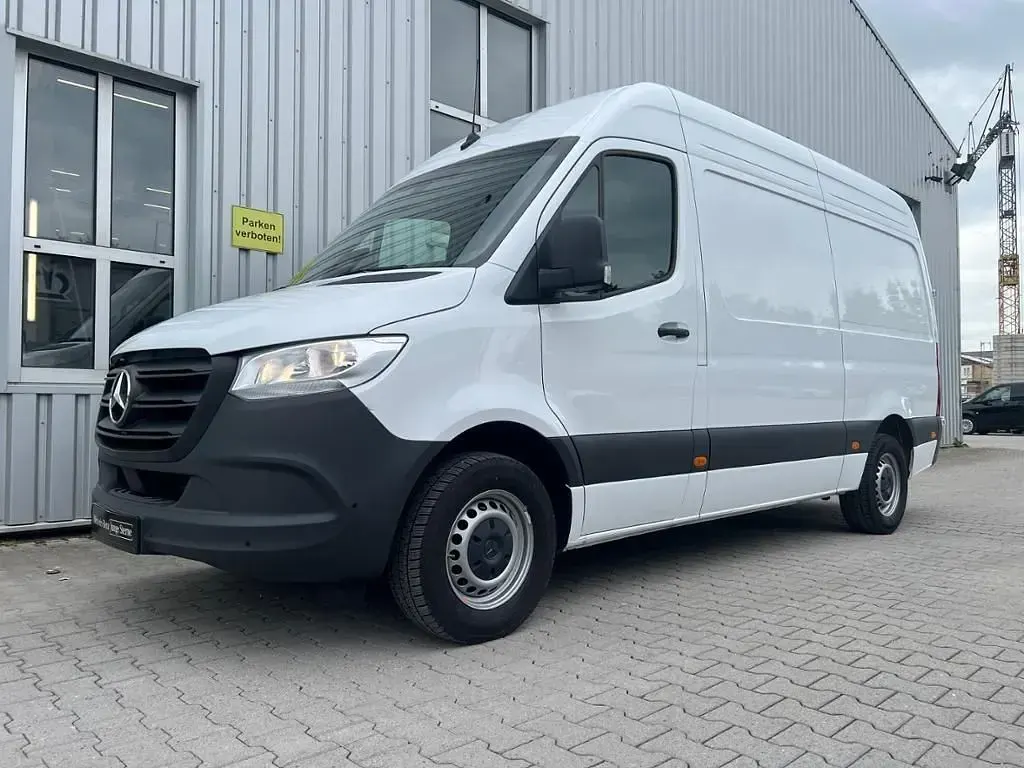 Gebraucht Mercedes Sprinter 170 PS (125 kW) 2025 Arktikweiß Van