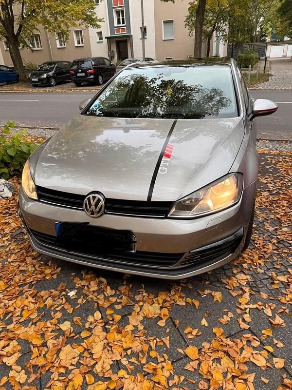 Grau Gebraucht 2015 VW Golf VII Kleinwagen | 9.000 € (Guter Preis) - Bild 1/4