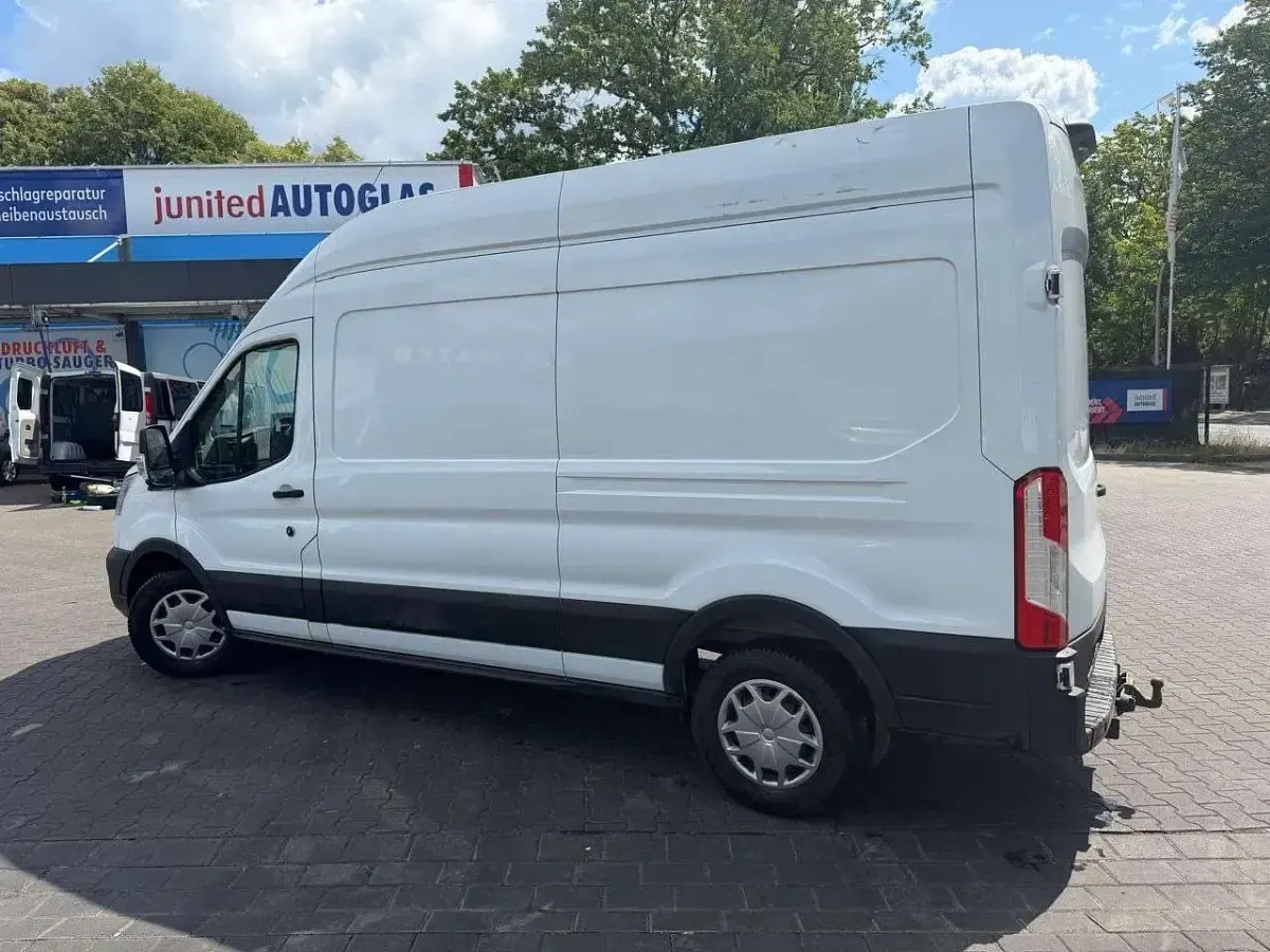 Gebraucht Ford Transit Basis 170 PS (125 kW) 2019 Weiß Van