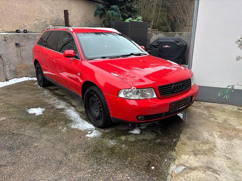 Gebraucht Audi A4 116 PS (85 kW) 2000 Rot Kombi