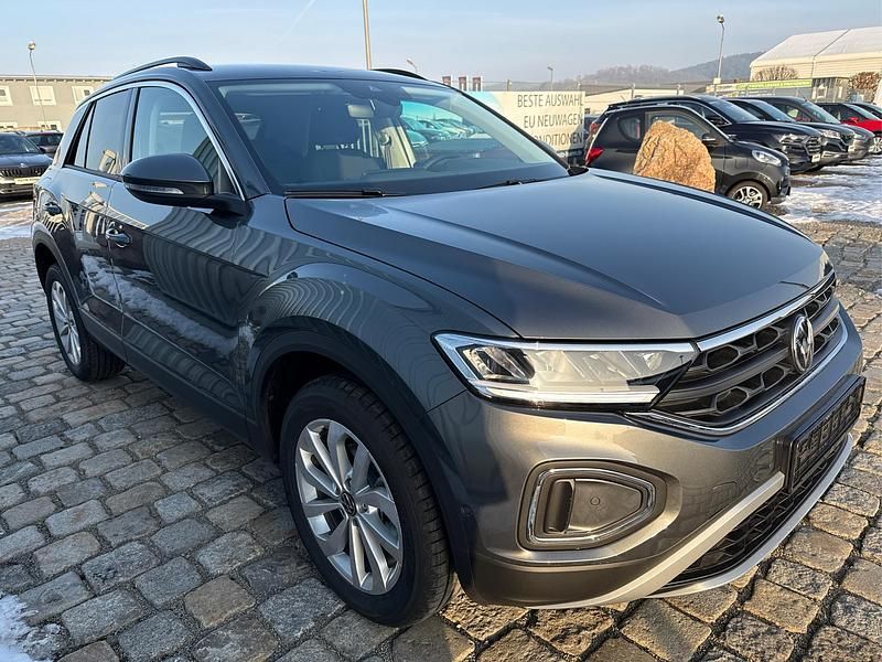 Neu VW T-Roc Edition 150 PS (110 kW) 2025 Indiumgrau metallic SUV