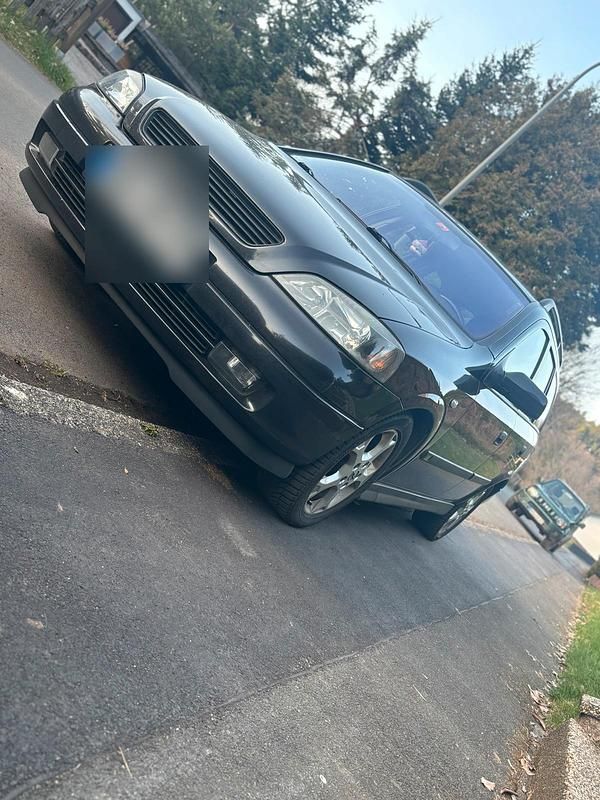 Gebraucht Opel Astra 125 PS (91 kW) 2001 Schwarz Kombi