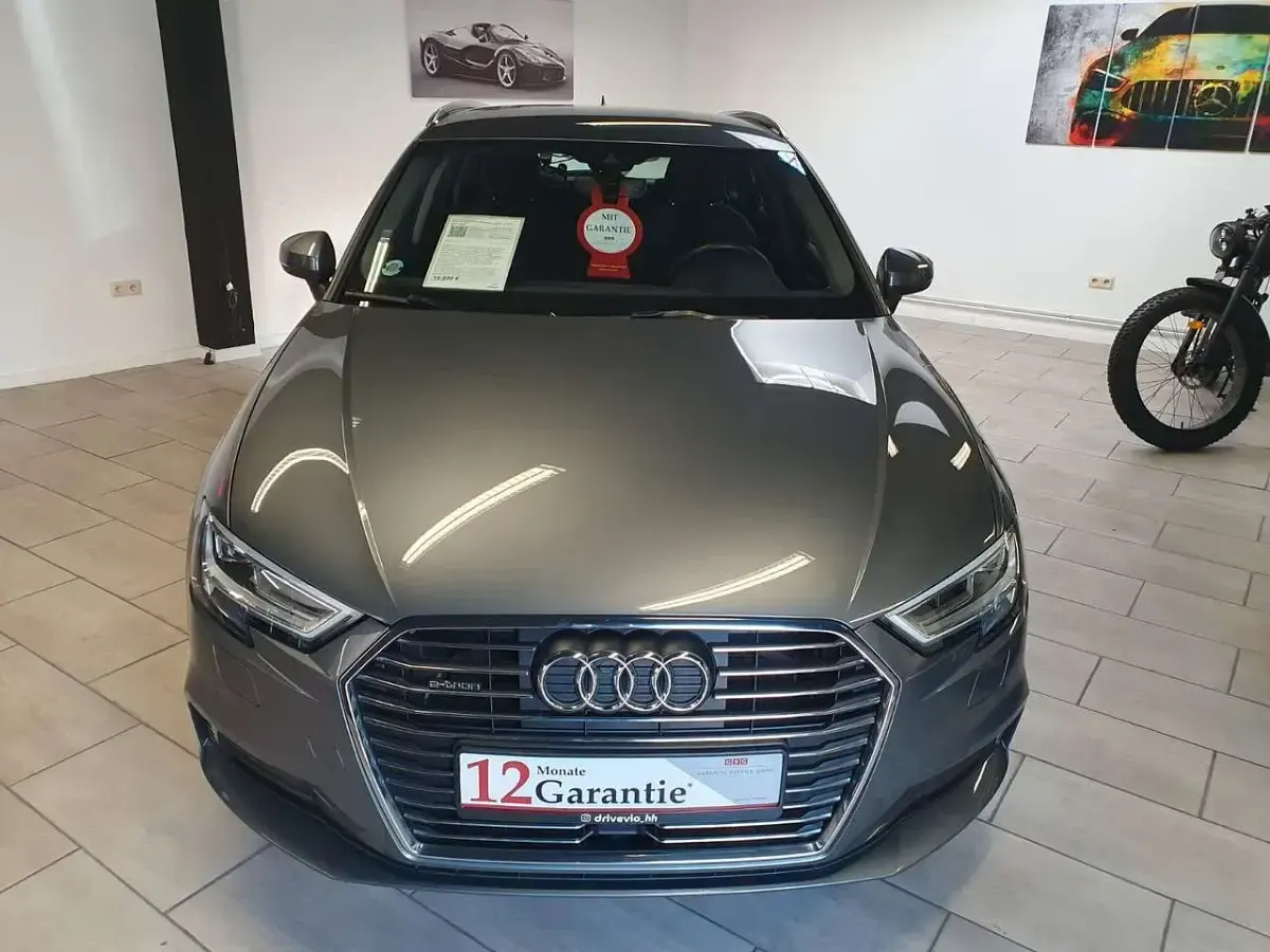 Gebraucht Audi e-tron Sport 204 PS (150 kW) 2020 Monsungrau SUV