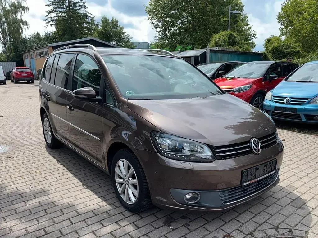 Gebraucht VW Touran Highline 140 PS (102 kW) 2012 Braun Van / Kleinbus