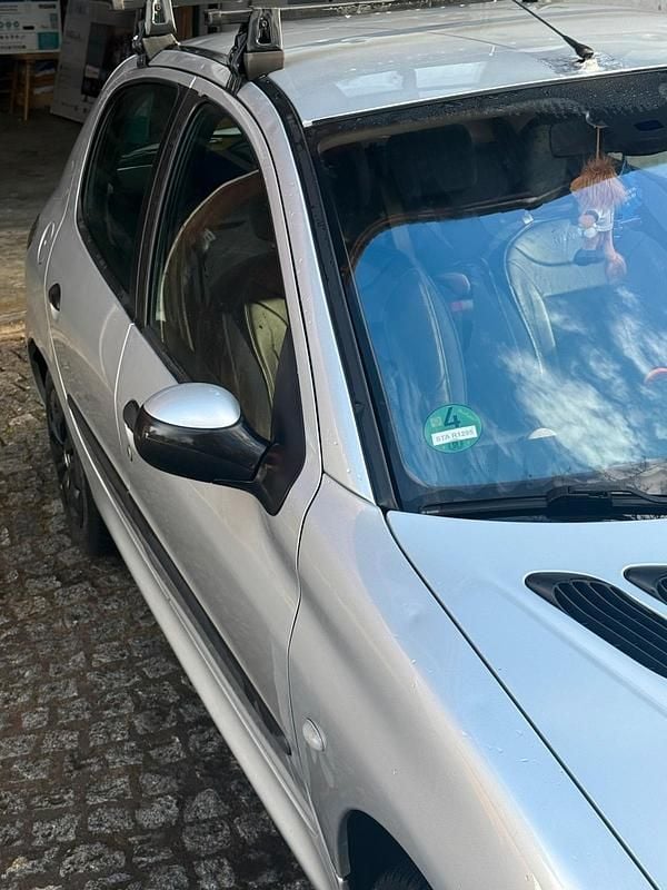 Gebraucht Peugeot 206 75 PS (55 kW) 2002 Grau Kleinwagen