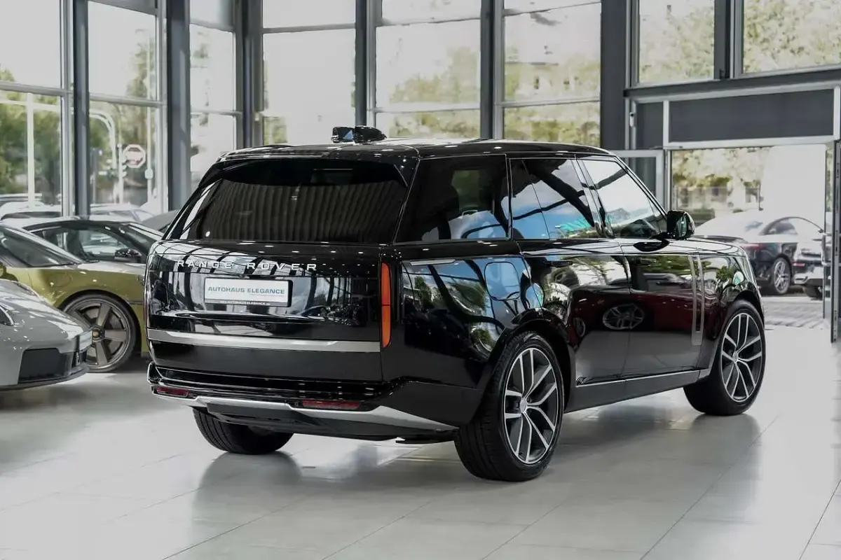 Gebraucht Land Rover Range Rover HSE 349 PS (256 kW) 2024 Santorini black SUV