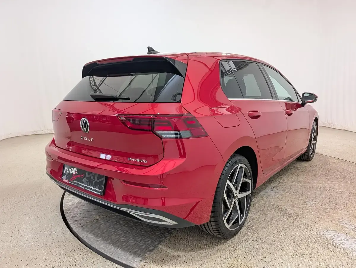 Gebraucht VW Golf VIII Style 245 PS (180 kW) 2021 Kings red metallic