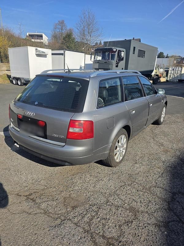 Gebraucht Audi A6 155 PS (114 kW) 2000 Grau Kombi