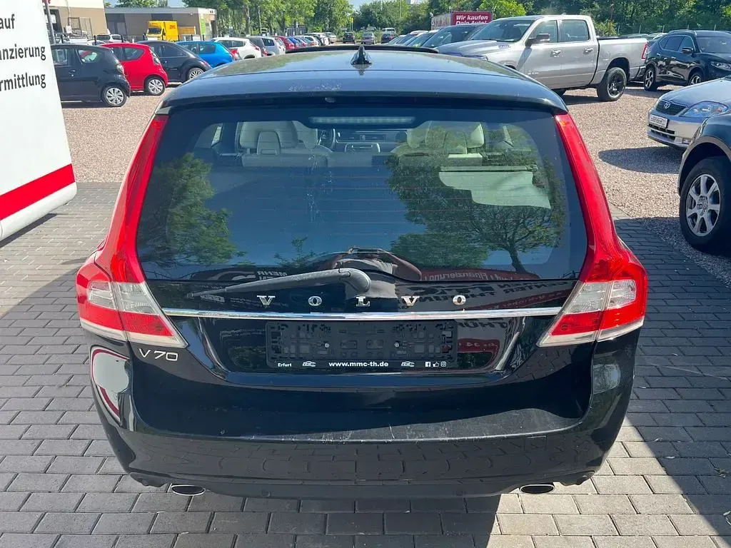 Gebraucht Volvo V70 Momentum 181 PS (133 kW) 2016 Schwarz Kombi