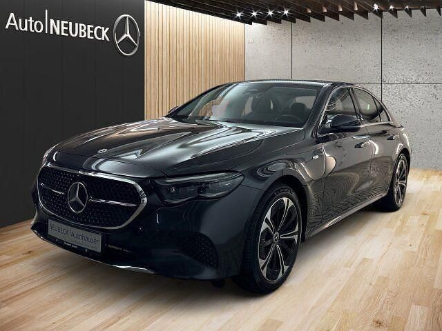 Grau Gebraucht 2024 Mercedes E300 Avantgarde Limousine | 49.950 € (Fairer Preis) - Bild 1/2