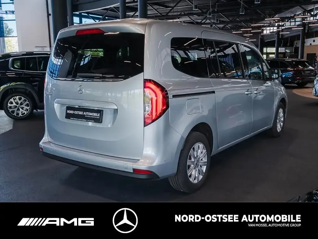 Gebraucht Mercedes T180 Progressive 131 PS (96 kW) 2024 Helvinsilber metallic Van / Kleinbus