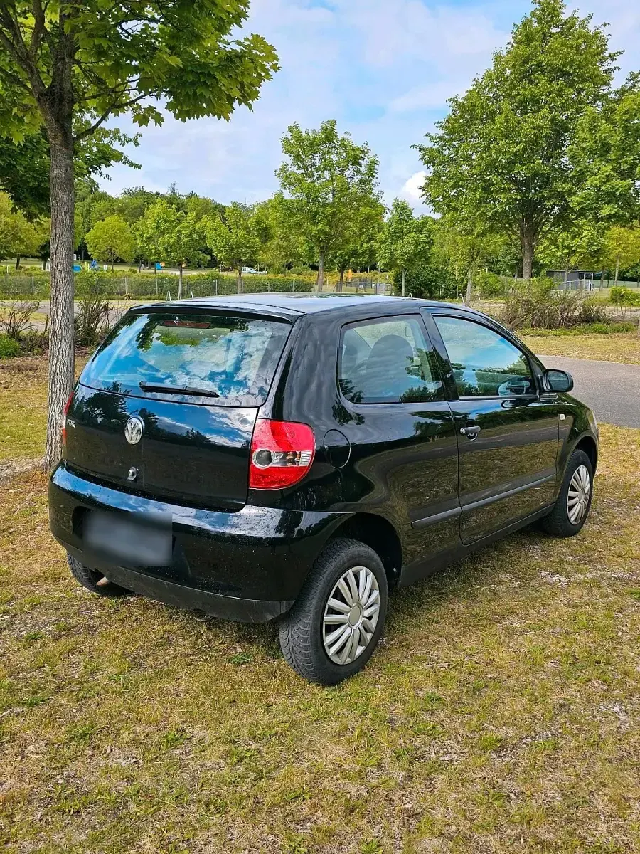 Gebraucht VW Fox 55 PS (40 kW) 2006 Schwarz Kleinwagen