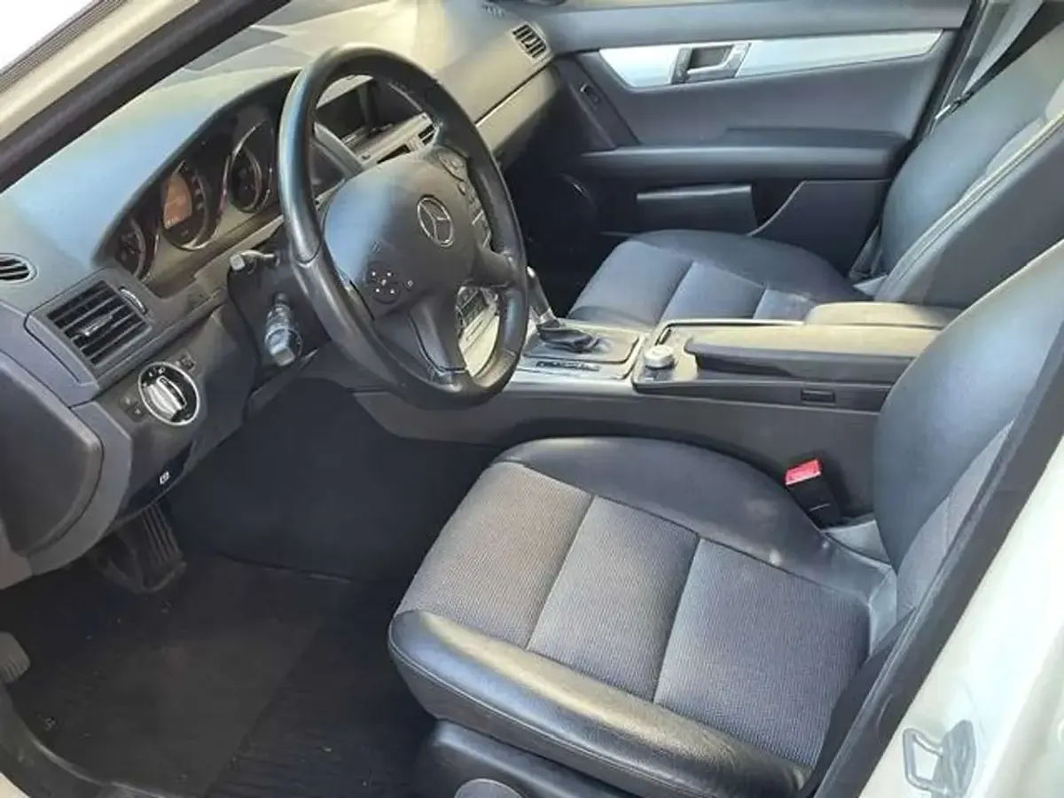 Gebraucht Mercedes C220 Avantgarde 170 PS (125 kW) 2011 Weiß Kombi