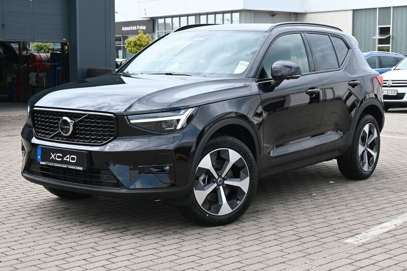 Onyx black metallic Gebraucht 2024 Volvo XC40 Plus SUV | 38.900 € (Fairer Preis) - Bild 1/4