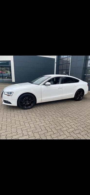 Weiß Gebraucht 2013 Audi A5 Limousine | 10.700 € (Fairer Preis) - Bild 1/4