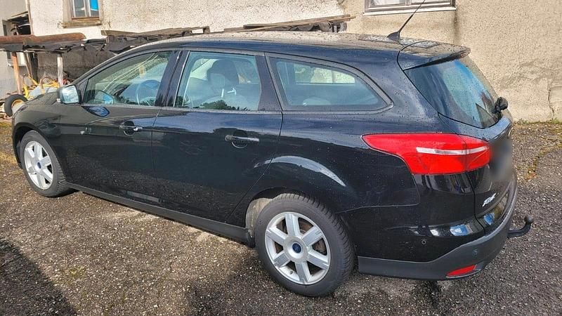 Gebraucht Ford Focus Business Edition 125 PS (91 kW) 2016 Schwarz Kombi