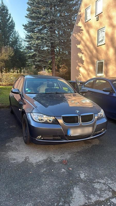 Gebraucht BMW 320 150 PS (110 kW) 2005 Grau Limousine