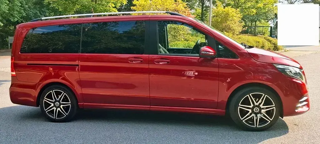 Gebraucht Mercedes V300 AMG Edition 239 PS (175 kW) 2020 Rot Van / Kleinbus