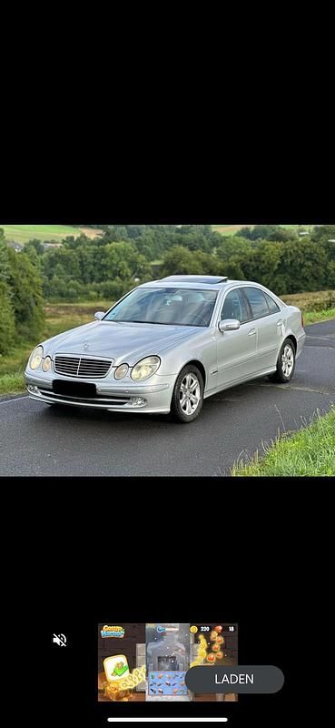 Silber Gebraucht 2004 Mercedes E220 Avantgarde Limousine | 2.649 € (Guter Preis) - Bild 1/4