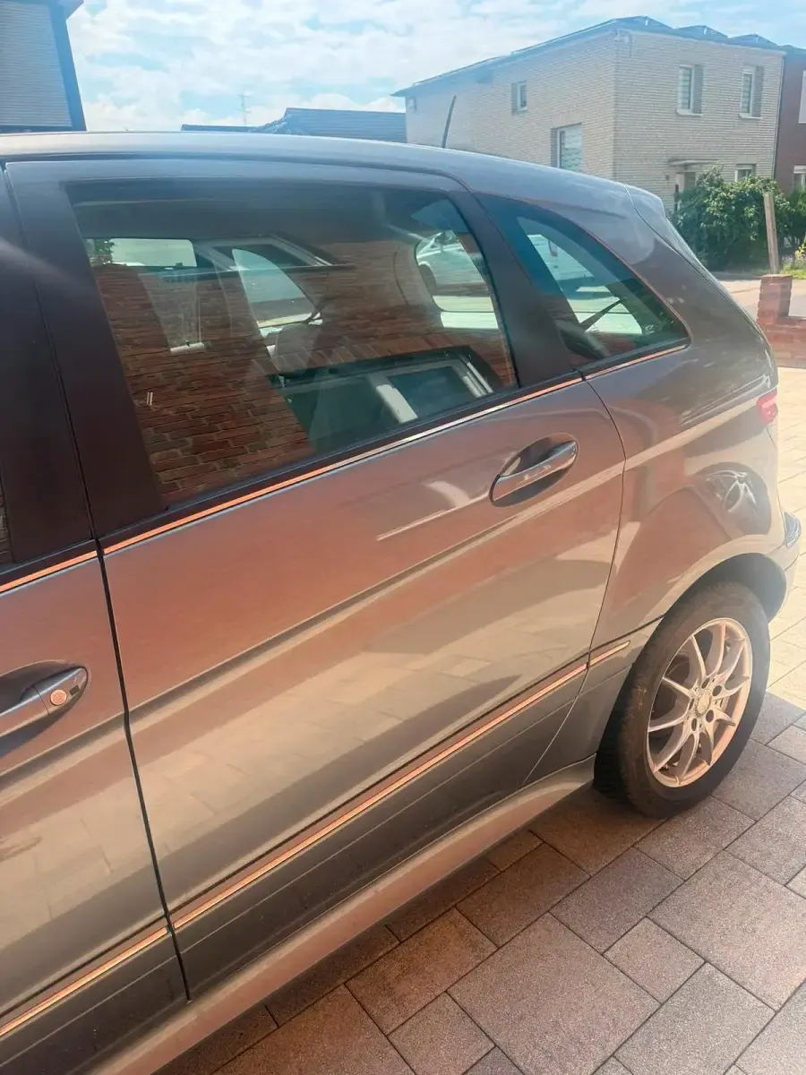 Gebraucht Mercedes B180 110 PS (80 kW) 2010 Grau Van / Kleinbus