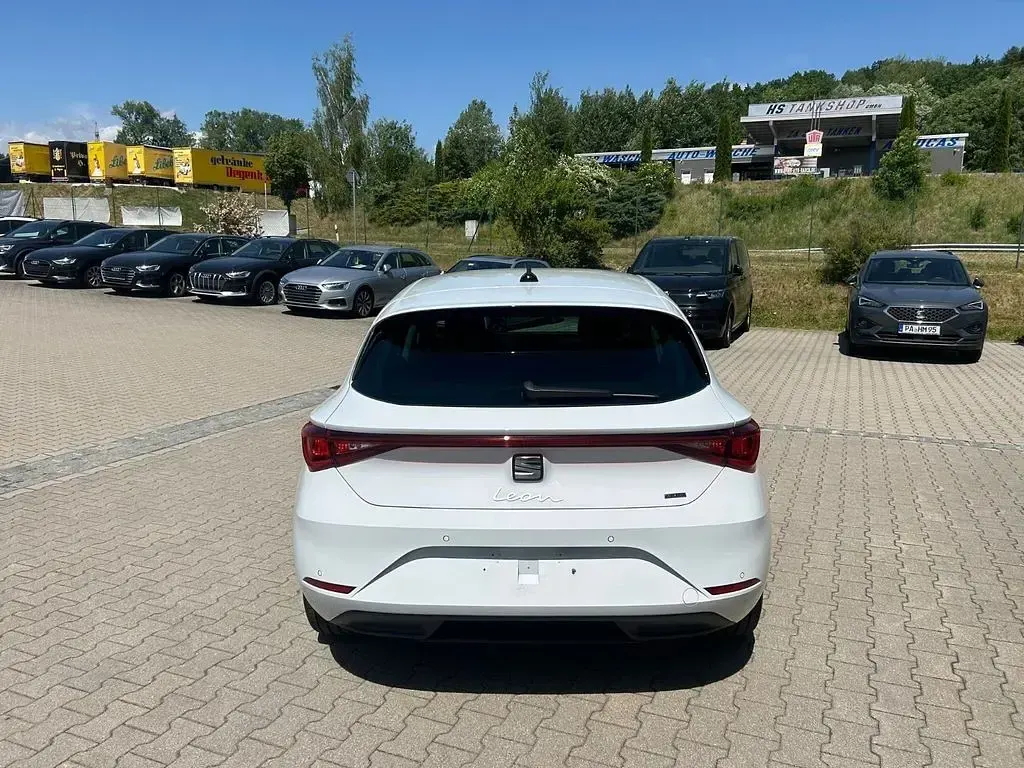 Gebraucht Seat Leon XCELLENCE 150 PS (110 kW) 2021 Weiß Limousine