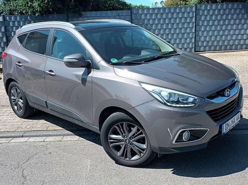 Braun Gebraucht 2015 Hyundai ix35 Style SUV | 13.500 € (Etwas zu teuer) - Bild 1/4